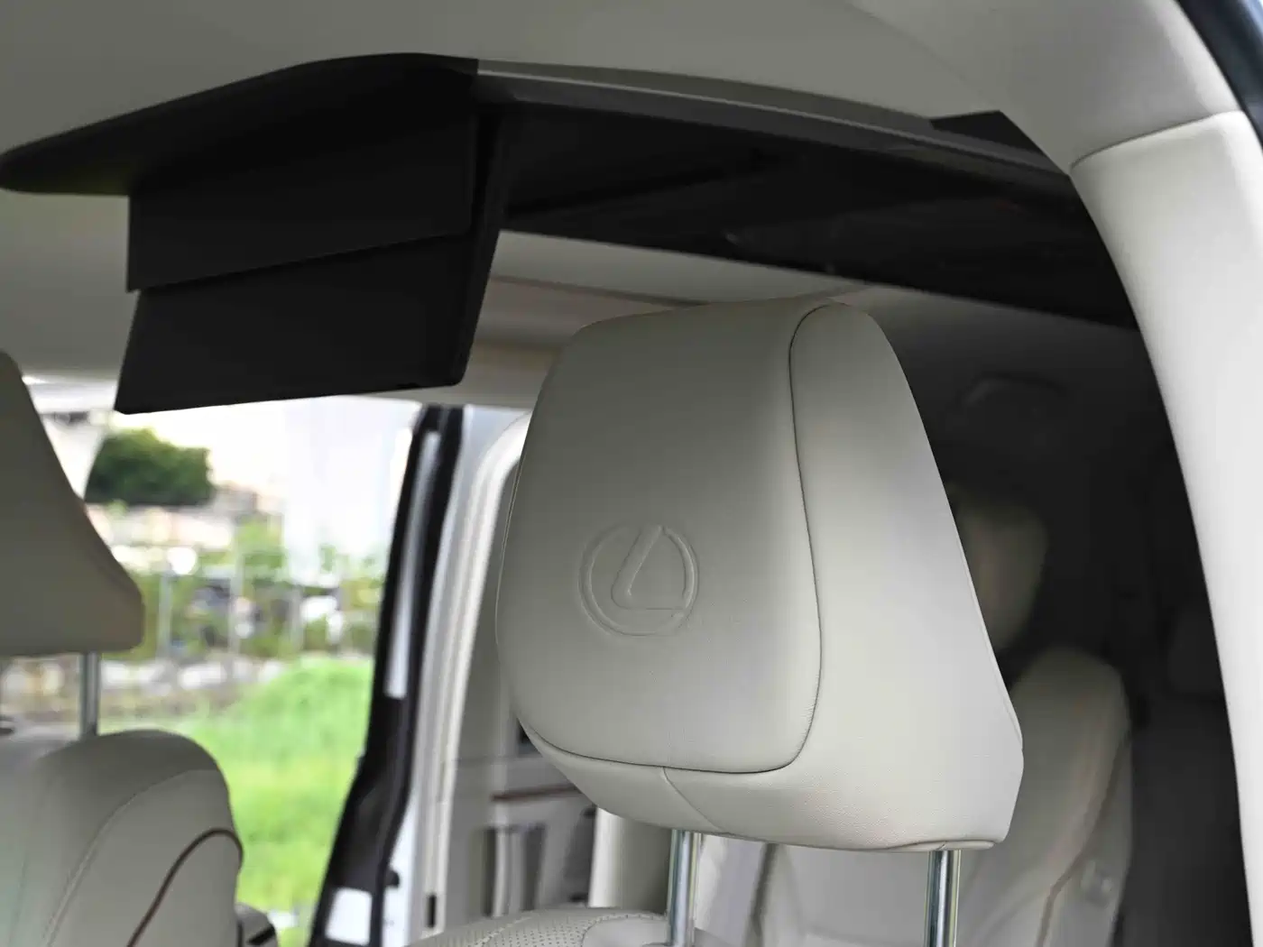Lexus LM 2026 2025 Model 500h Six-Seater Prestige Edition