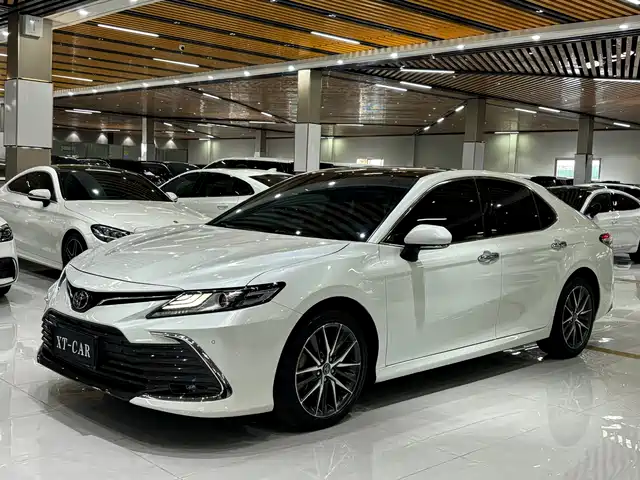 Toyota Camry 2.5G, Люкс