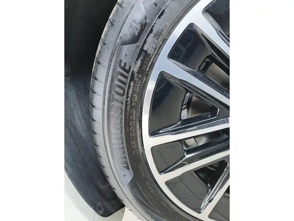 Фото 7 - Shangjie SUV