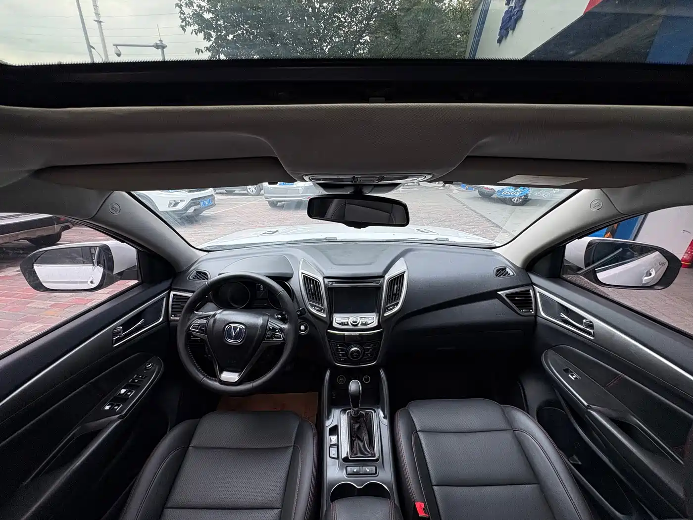 Фото 8 - Changan CS75