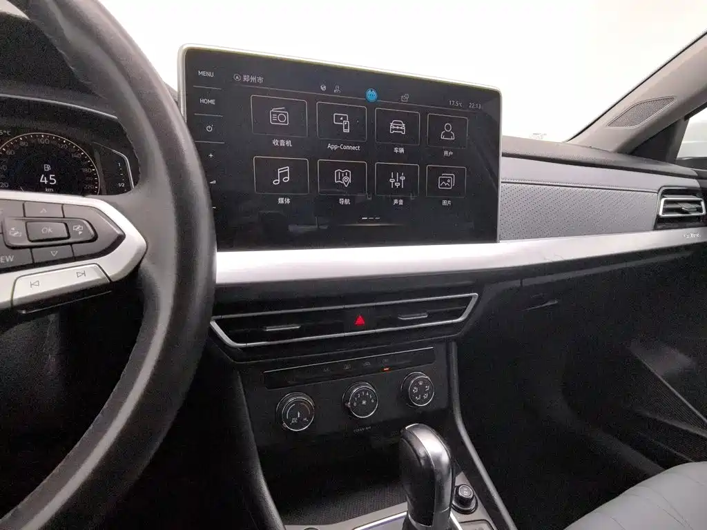 صورة 12 - Volkswagen Lavida