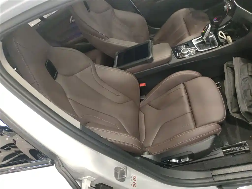 BMW 1 Series 2021 125i M Sport Black Night Edition фото 20