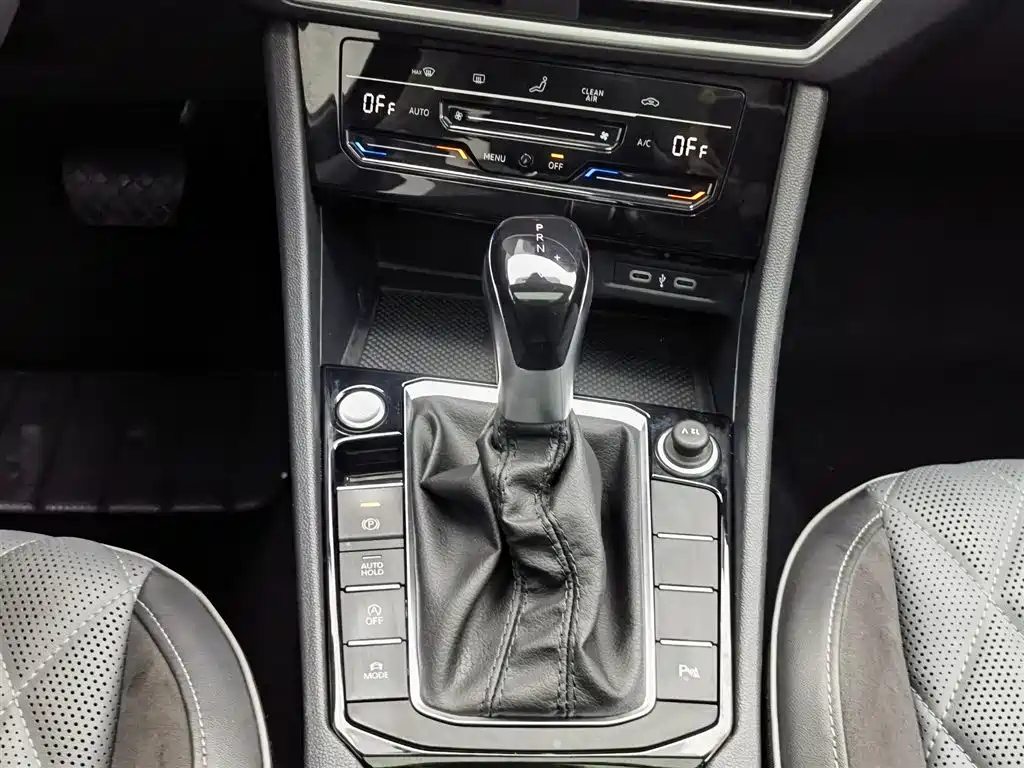 Volkswagen Sagitar 2023 300TSI DSG Excellence Edition фото 13