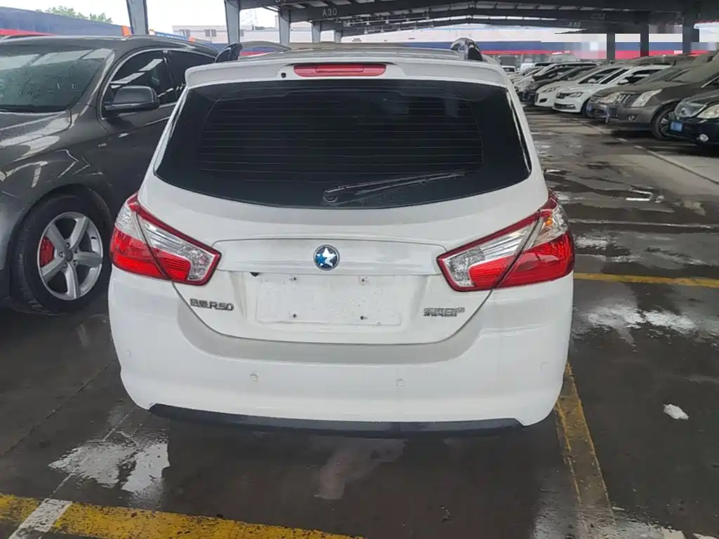 Venucia R50 2016 2015 1.6L Automatic Luxury Edition