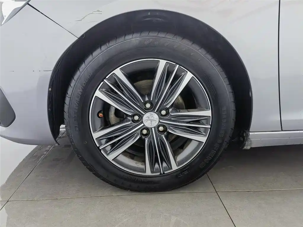 Peugeot 308 2018 1.6L Auto Luxury Edition фото 17