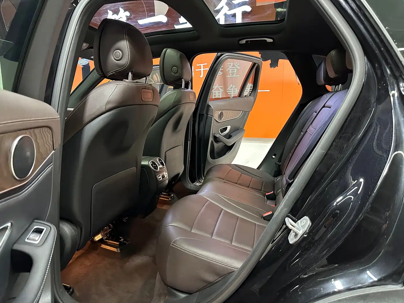 Mercedes-Benz GLC 2018 GLC 300 4MATIC Dynamic фото 8