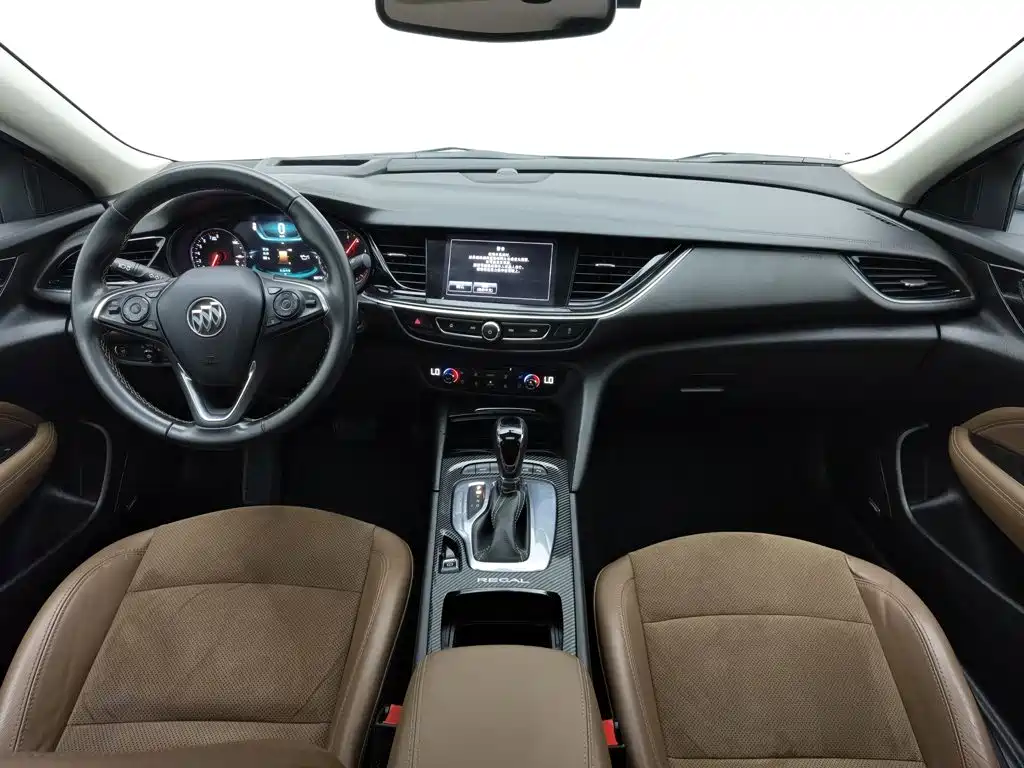 Photo 5 - Buick Regal