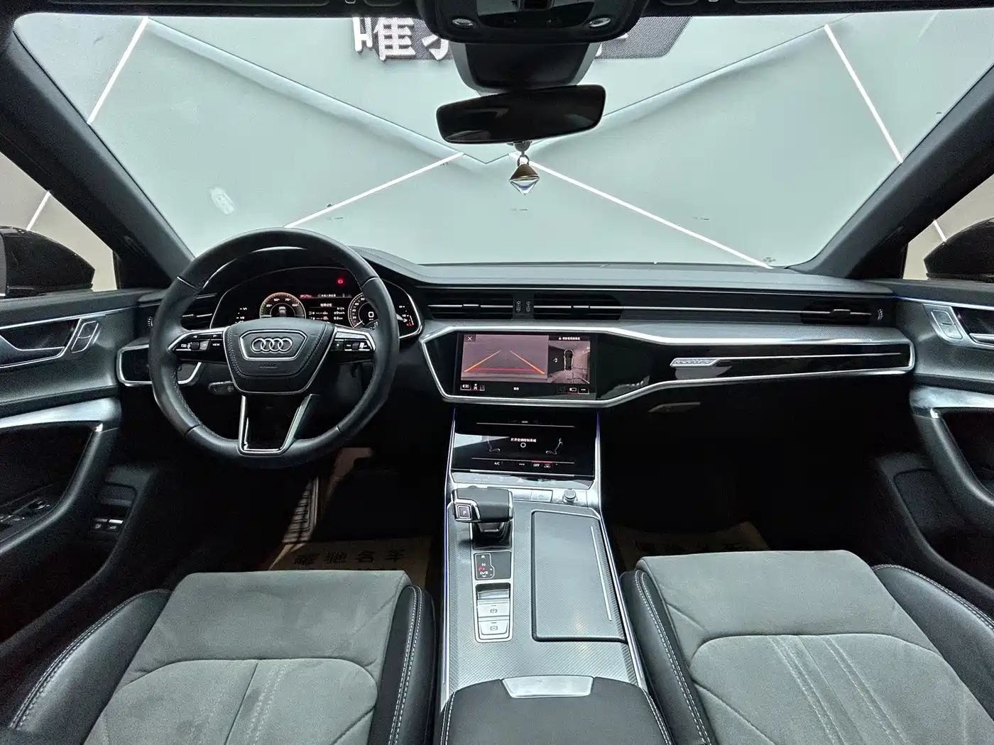 Audi A6L New Energy 2022 55 TFSI e quattro фото 10