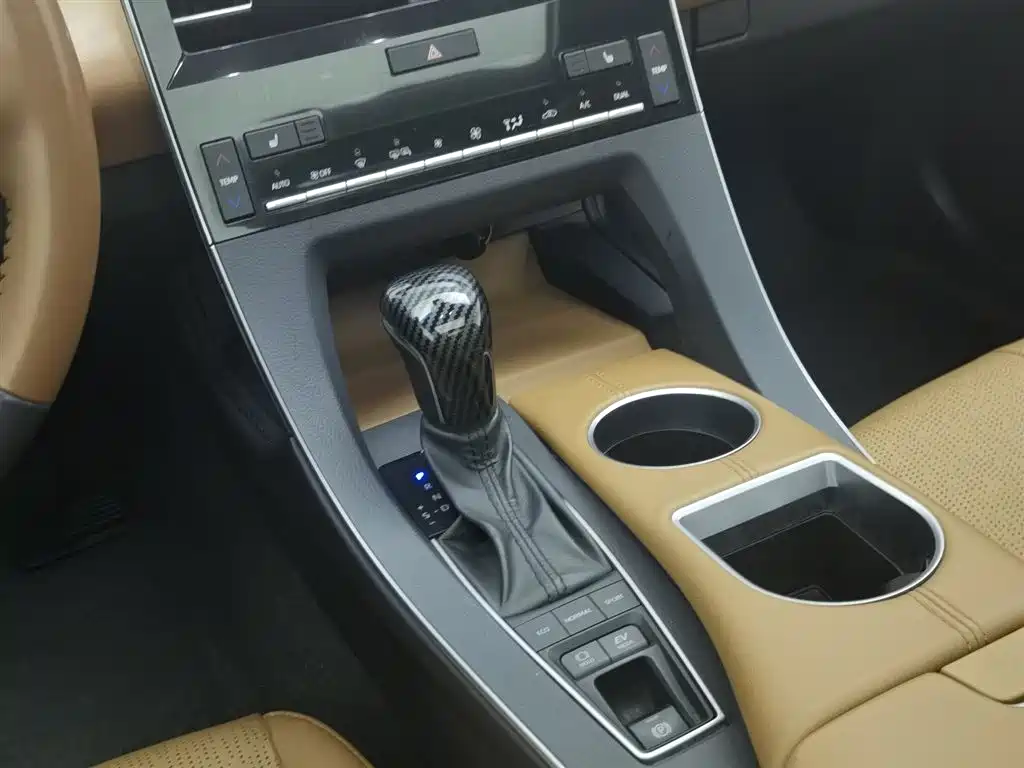 Toyota Avalon 2019 Hybrid 2.5L XLE Premium Edition China VI фото 13