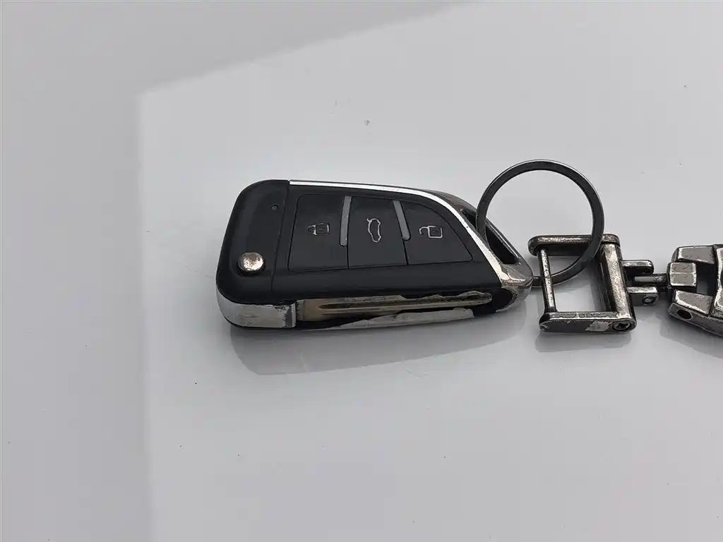 Chevrolet Sail 2013 Sedan 1.4L Manual Premium Happiness Edition фото 19