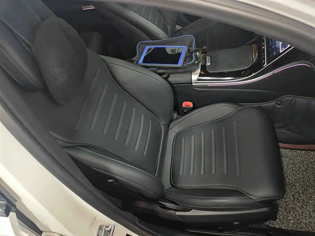 Mercedes-Benz C-Class 2024 Facelift C 260 L Moonlight Sport фото 20