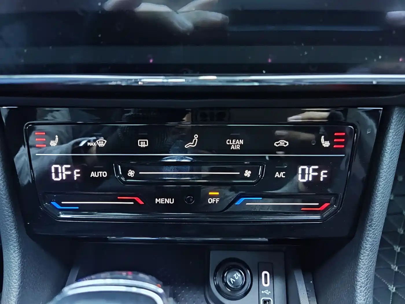 Škoda Superb 2024 TSI280 DSG Premium Edition фото 17