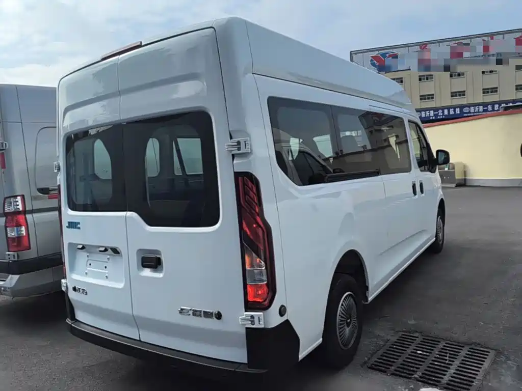 Jiangling E-Fushun 2025 2025 Clear Window Version 53.58kWh Medium Wheelbase Medium Roof