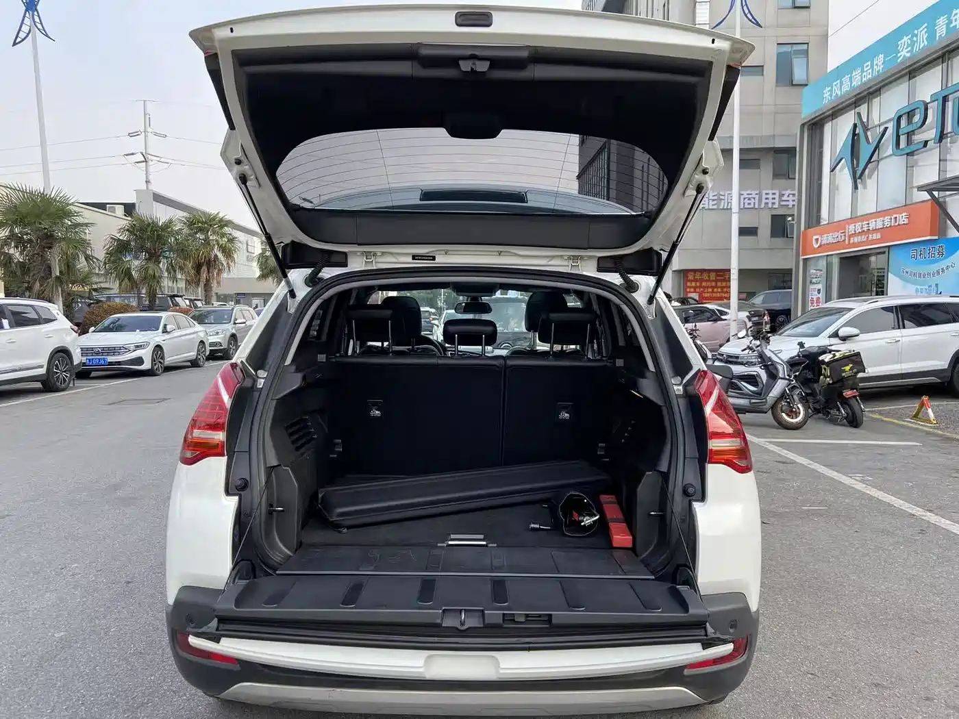 Peugeot 3008 2014 1.6THP Roland Garros Edition фото 8