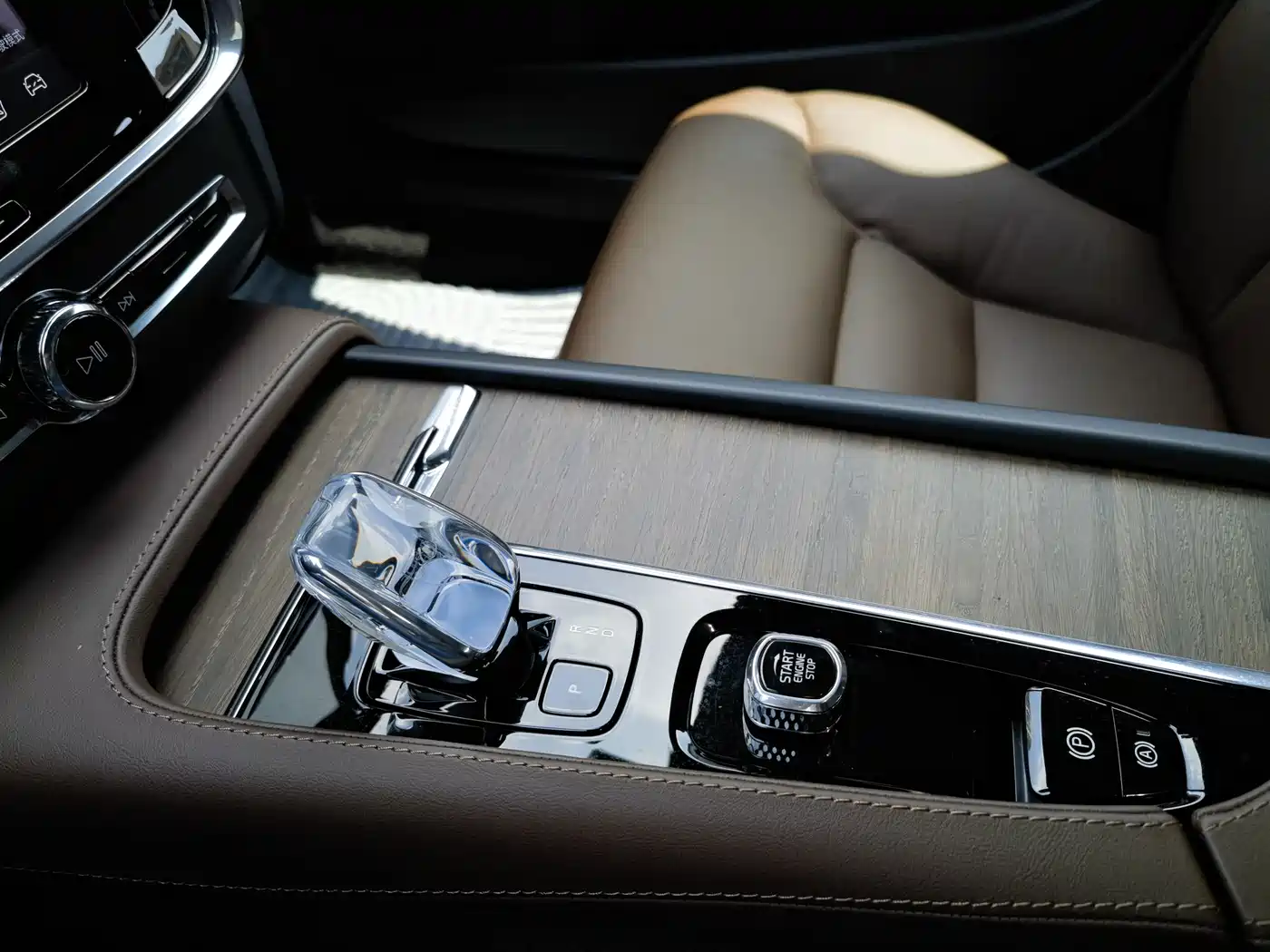 Volvo V90 2023 2024 Cross Country B5 AWD Wisdom Edition