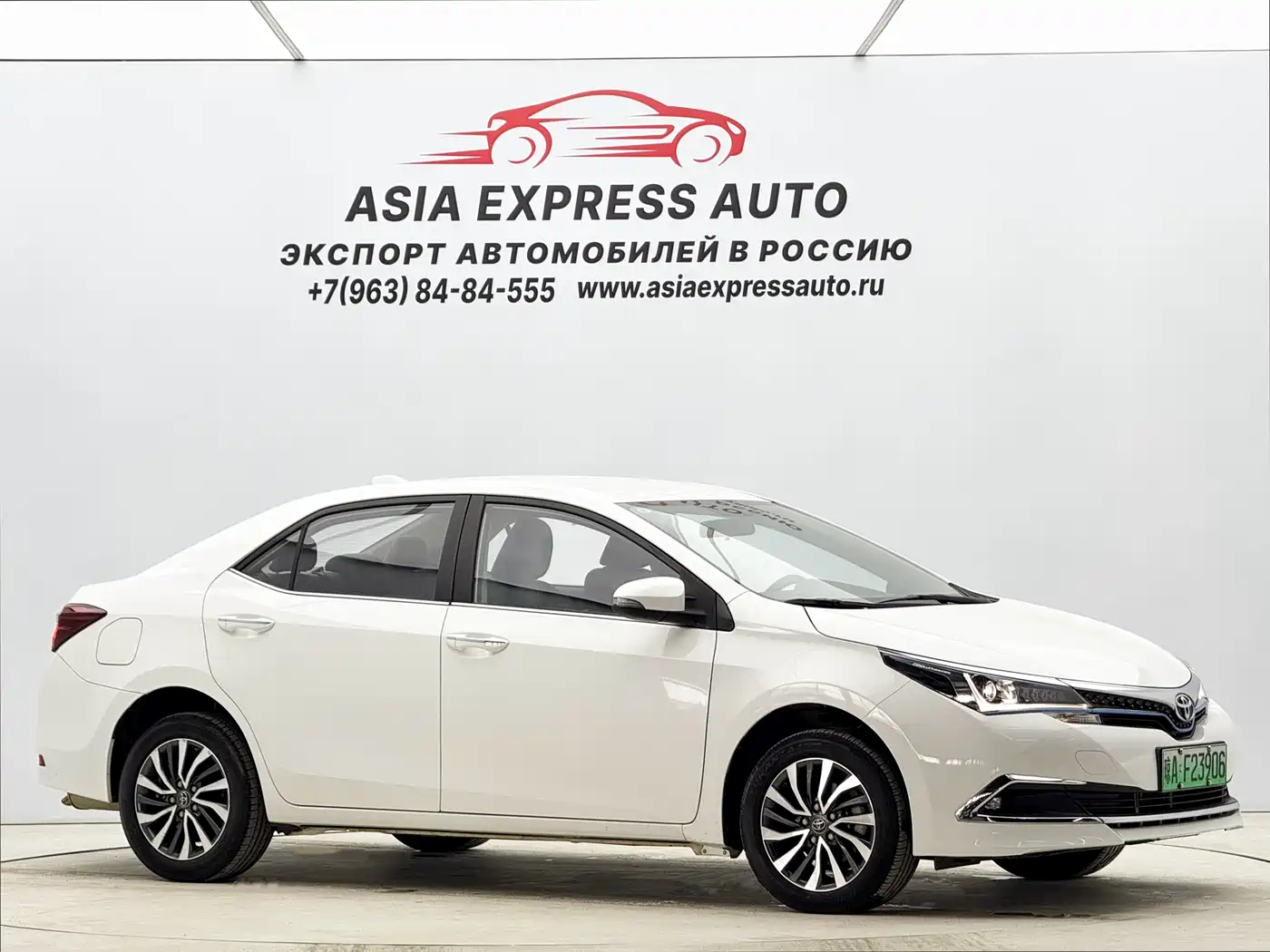 Toyota Corolla 2018 Hybrid 1.8L E-CVT Smart Edition фото 3