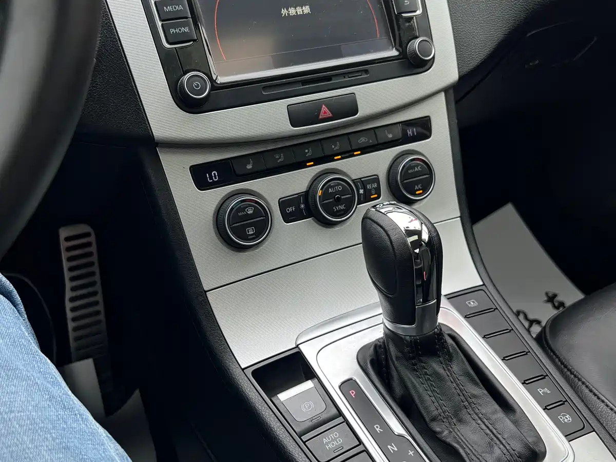 Volkswagen Magotan 2015 1.8TSI Premium фото 9
