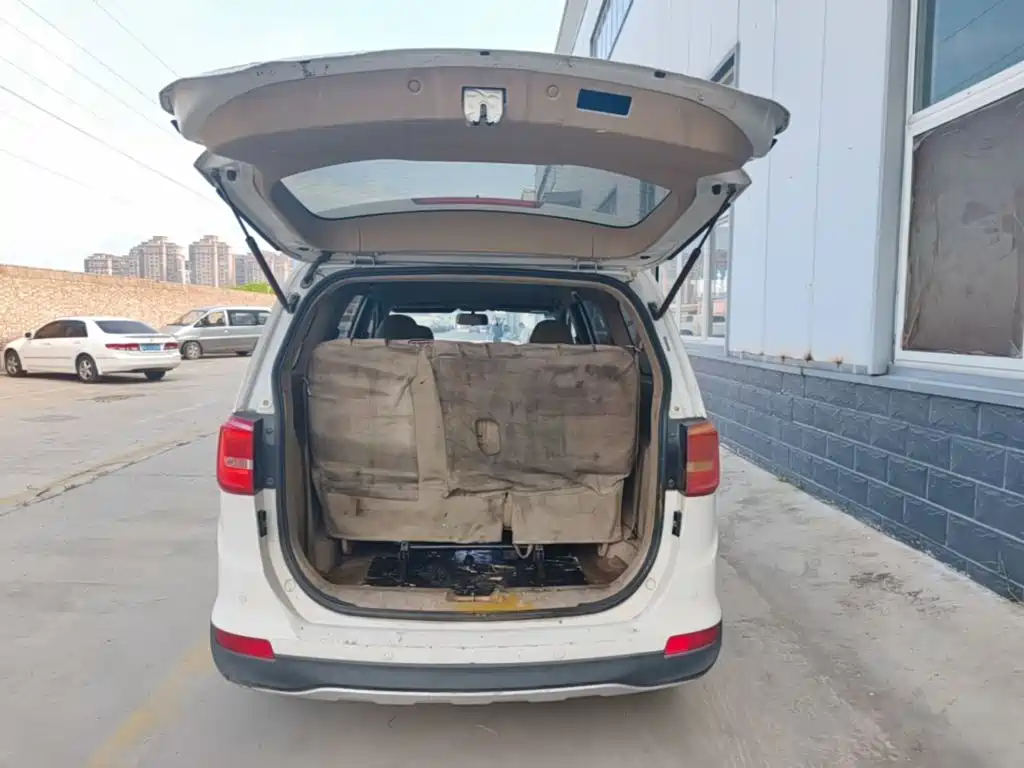 Photo 19 - Baojun 730