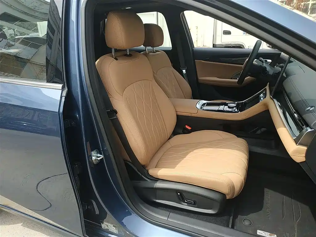 Geely Galaxy Galaxy A7 2025 EM-i фото 25