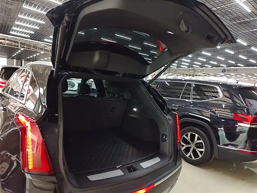 CADILLAC XT5