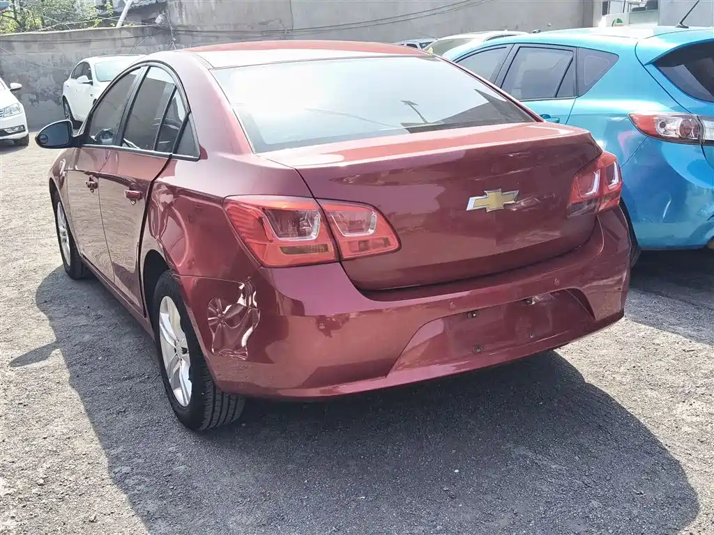 Chevrolet Cruze 2015 1.5L Classic SE MT фото 5