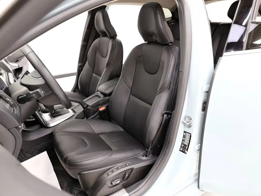 Volvo V40 2018 2018 T3 R-Design Edition