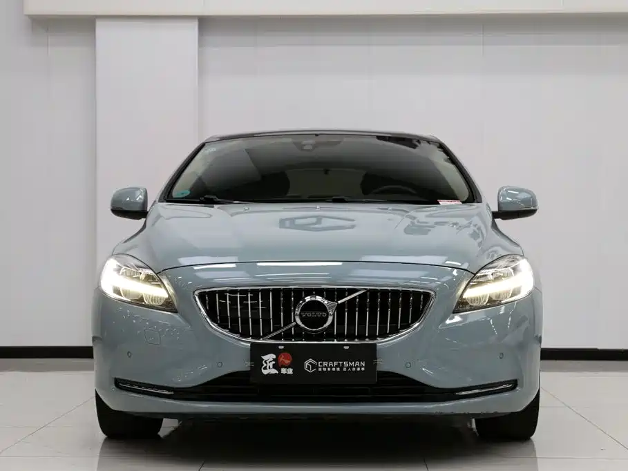 Volvo V40 2018 2018 T3 R-Design Edition