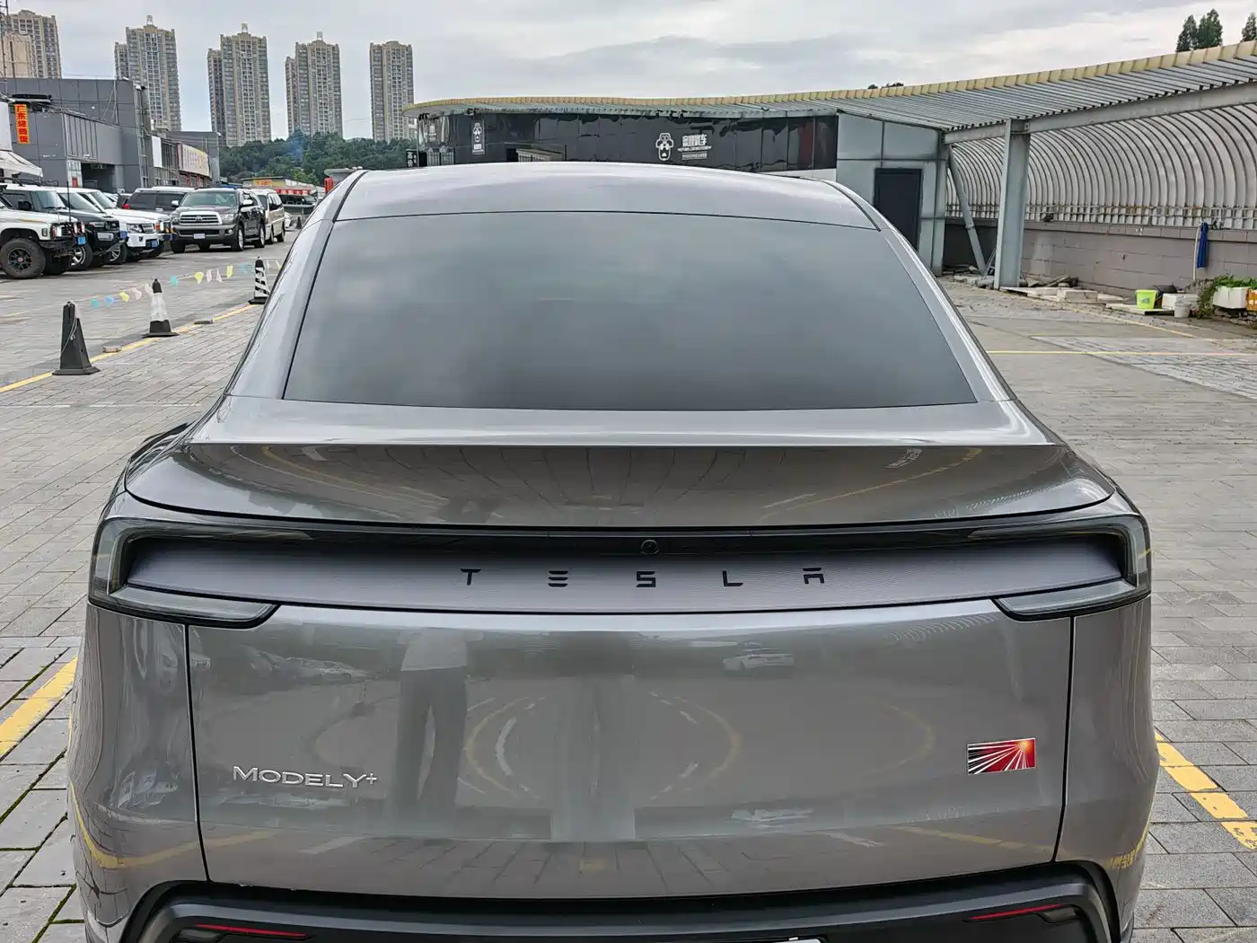 Photo 10 - Tesla Model Y
