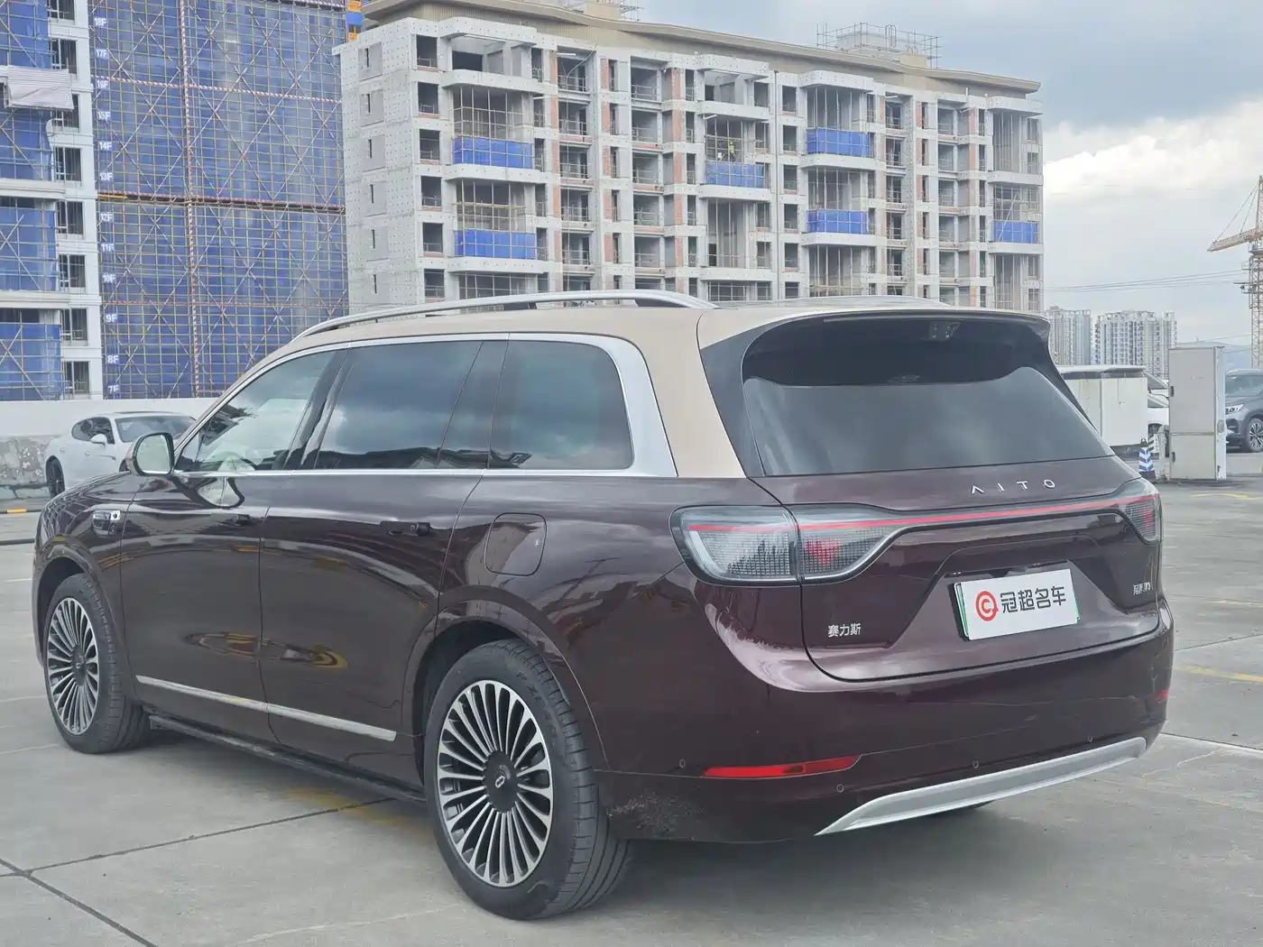 AITO Wenjie AITO M9 2025 Extended Range Ultra 52kWh 5-Seater фото 7
