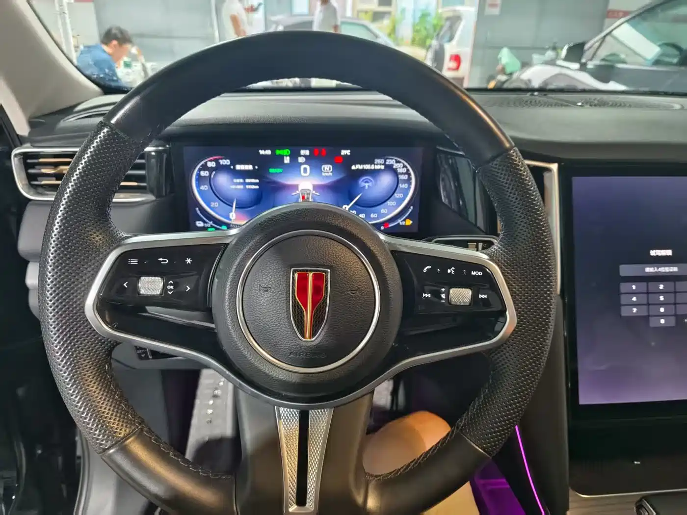 Hongqi HS7 PHEV 2024 2.0T PHEV 4WD Flagship Edition 6-seater фото 10