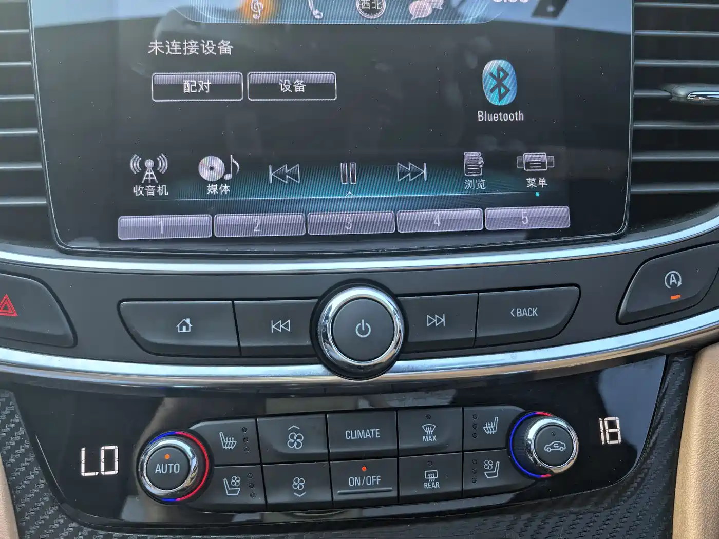 Buick LaCrosse 2018 Model 20T Luxury Edition фото 12