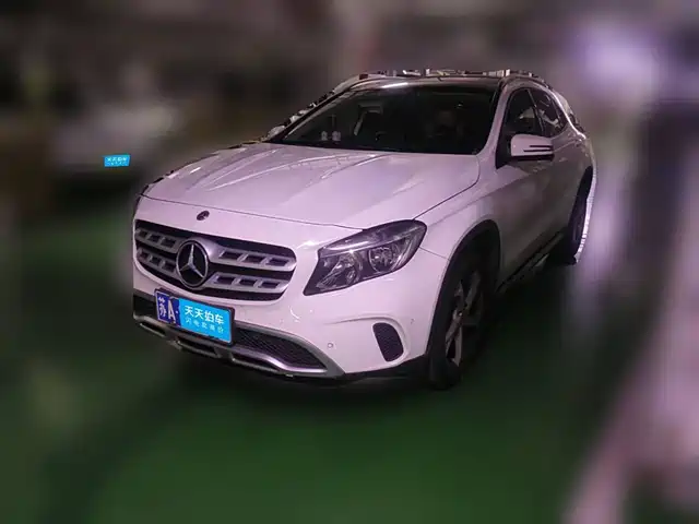 Mercedes-Benz GLA 2018 GLA 200 Dynamic — фото 1
