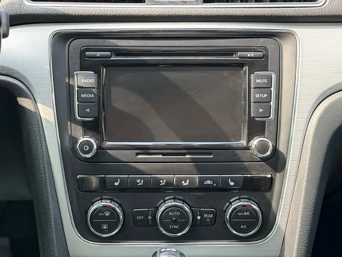 Volkswagen Passat 2014 1.8TSI DSG Executive Edition фото 8