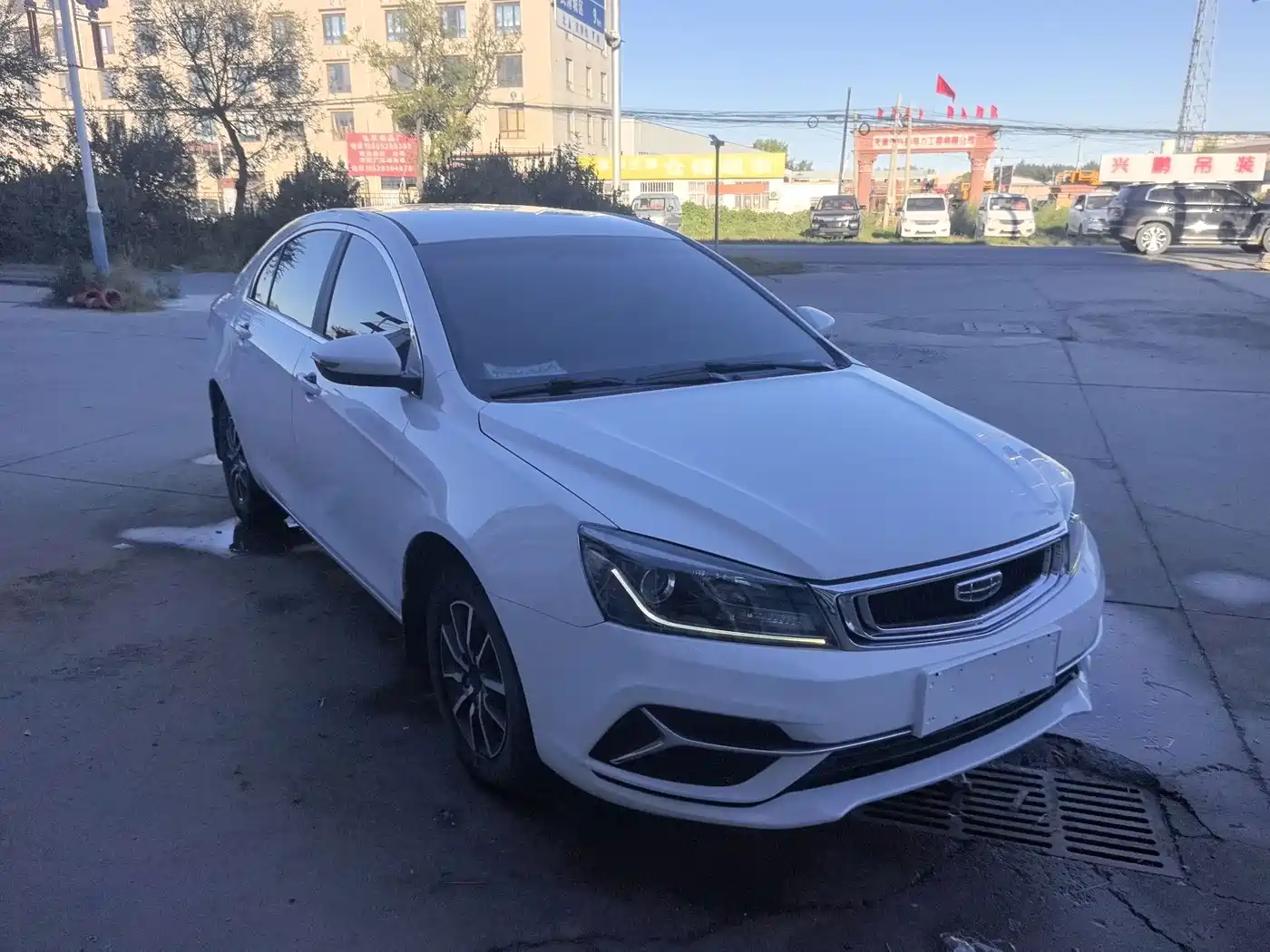 Photo 3 - Geely Emgrand