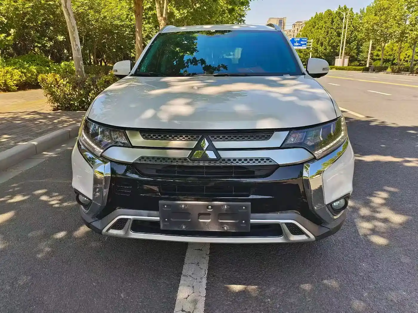 Фото 2 - Mitsubishi Outlander