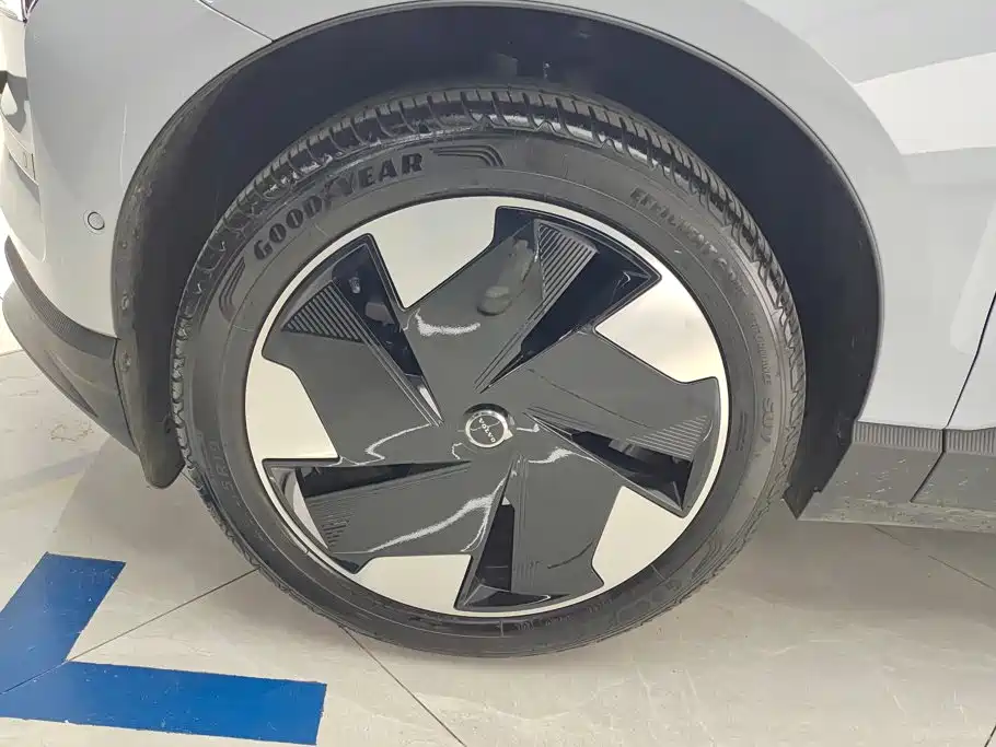 Photo 6 - Volvo EX30