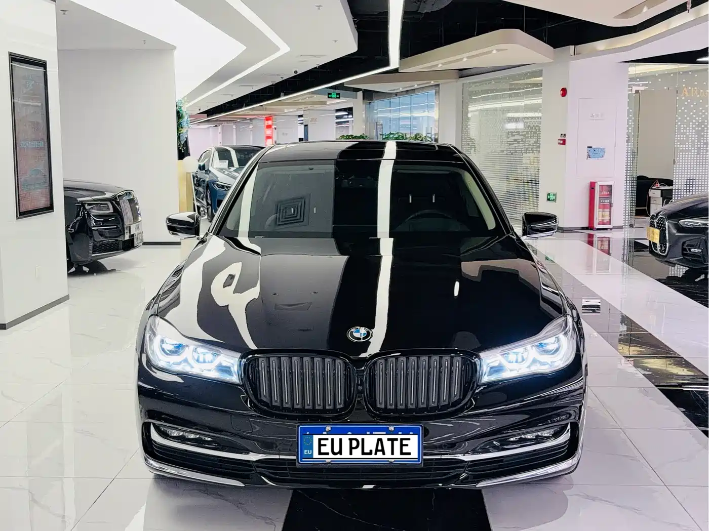 BMW 7 Series 2018 730Li Premium Type Excellence Package фото 2