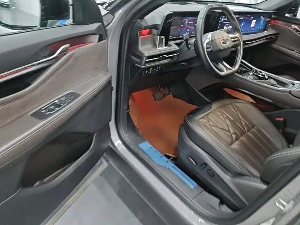 Photo 16 - Ford Edge
