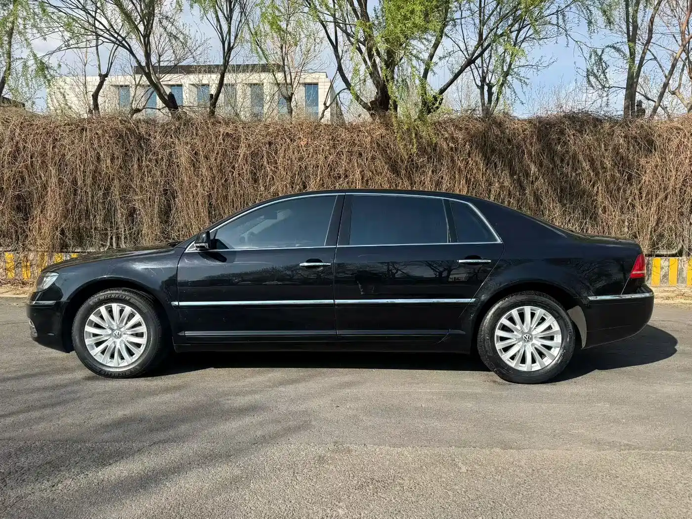 Volkswagen Phaeton 2011 3.6L V6 5-seat Extended Business Edition фото 3