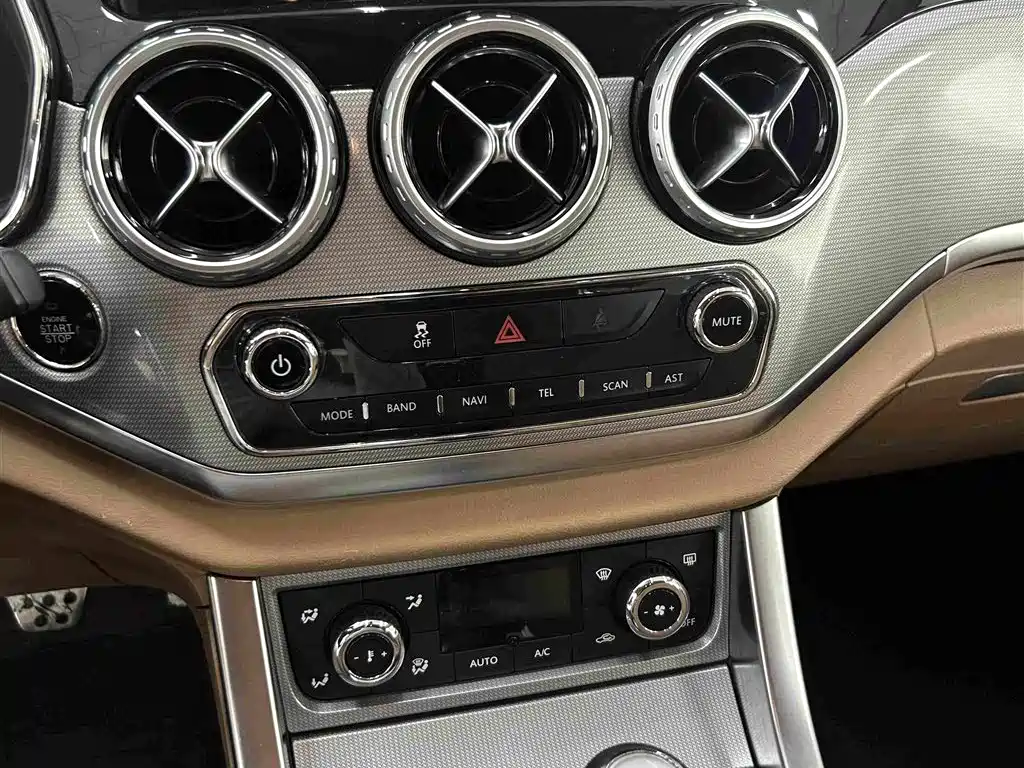 Yema Auto Mustang T80 2018 2017 1.5T Manual Dynamic Edition