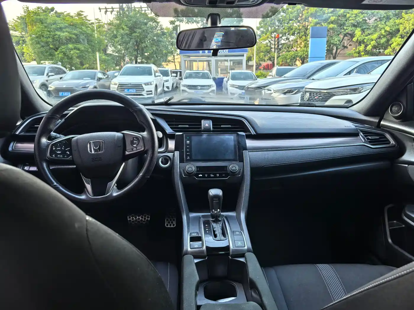 Фото 8 - Honda Civic