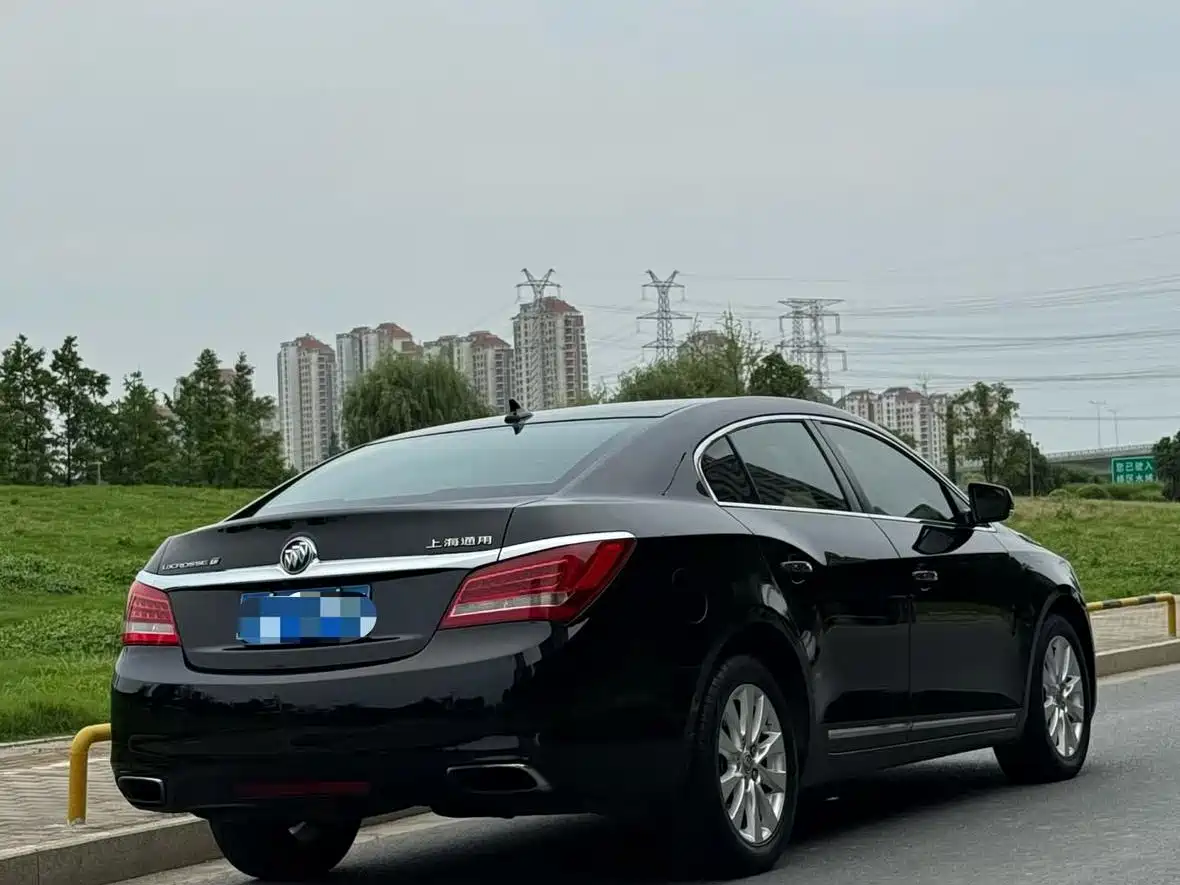 Фото 4 - Buick LaCrosse