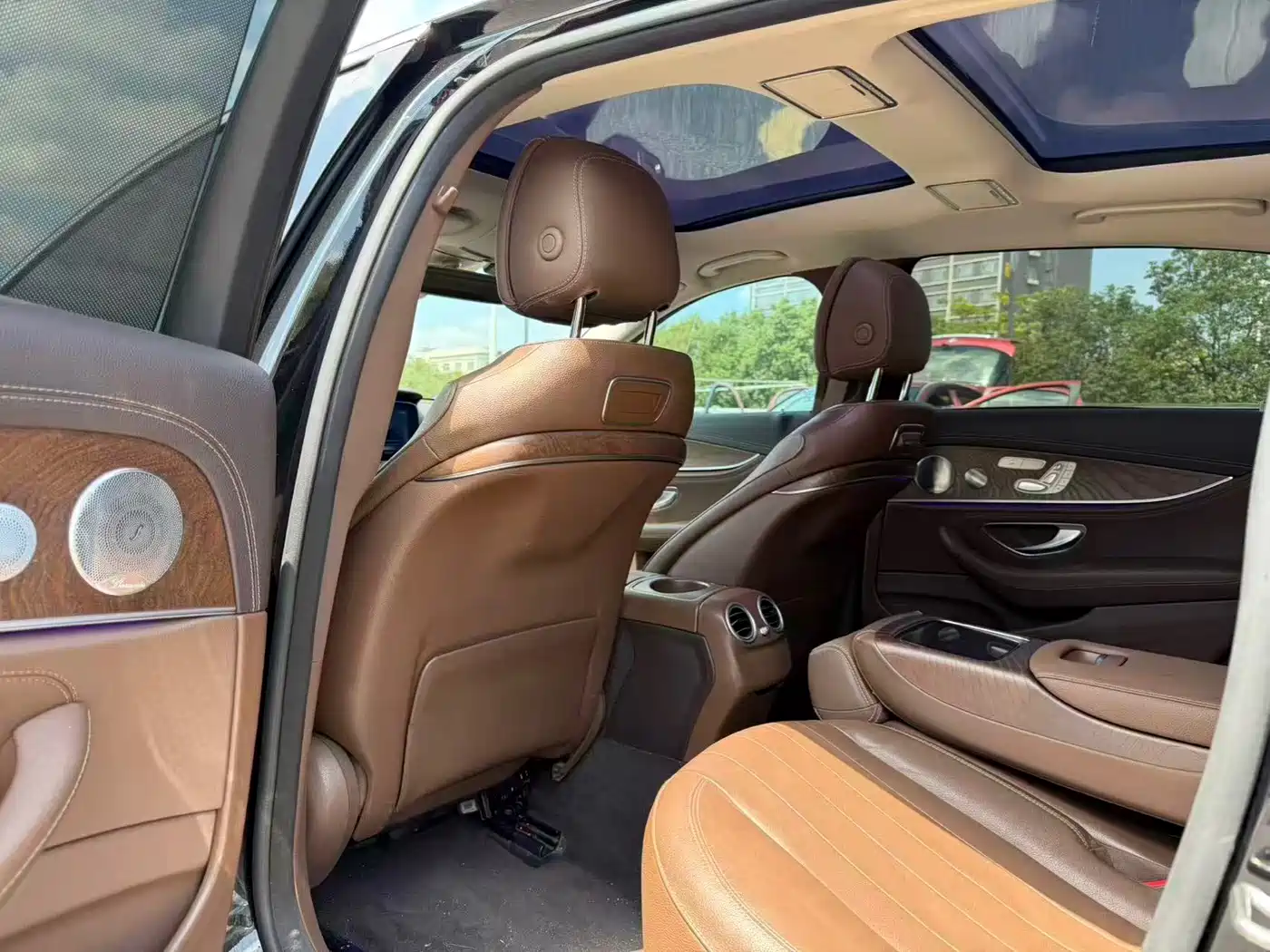 Photo 6 - Mercedes-Benz E-Class