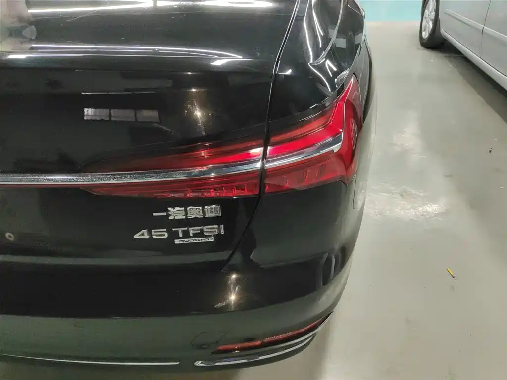 Audi A6L 2019 40 TFSI Luxury Elegance фото 8