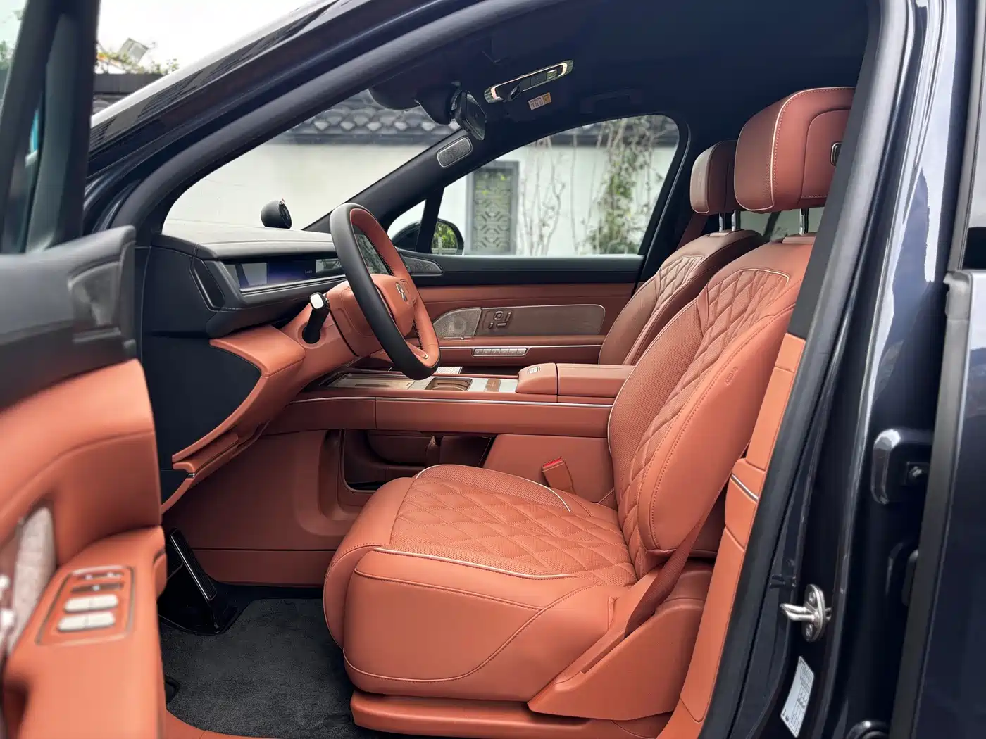 NIO ES8 2026 2025 Model 6-Seat Executive Luxury Edition