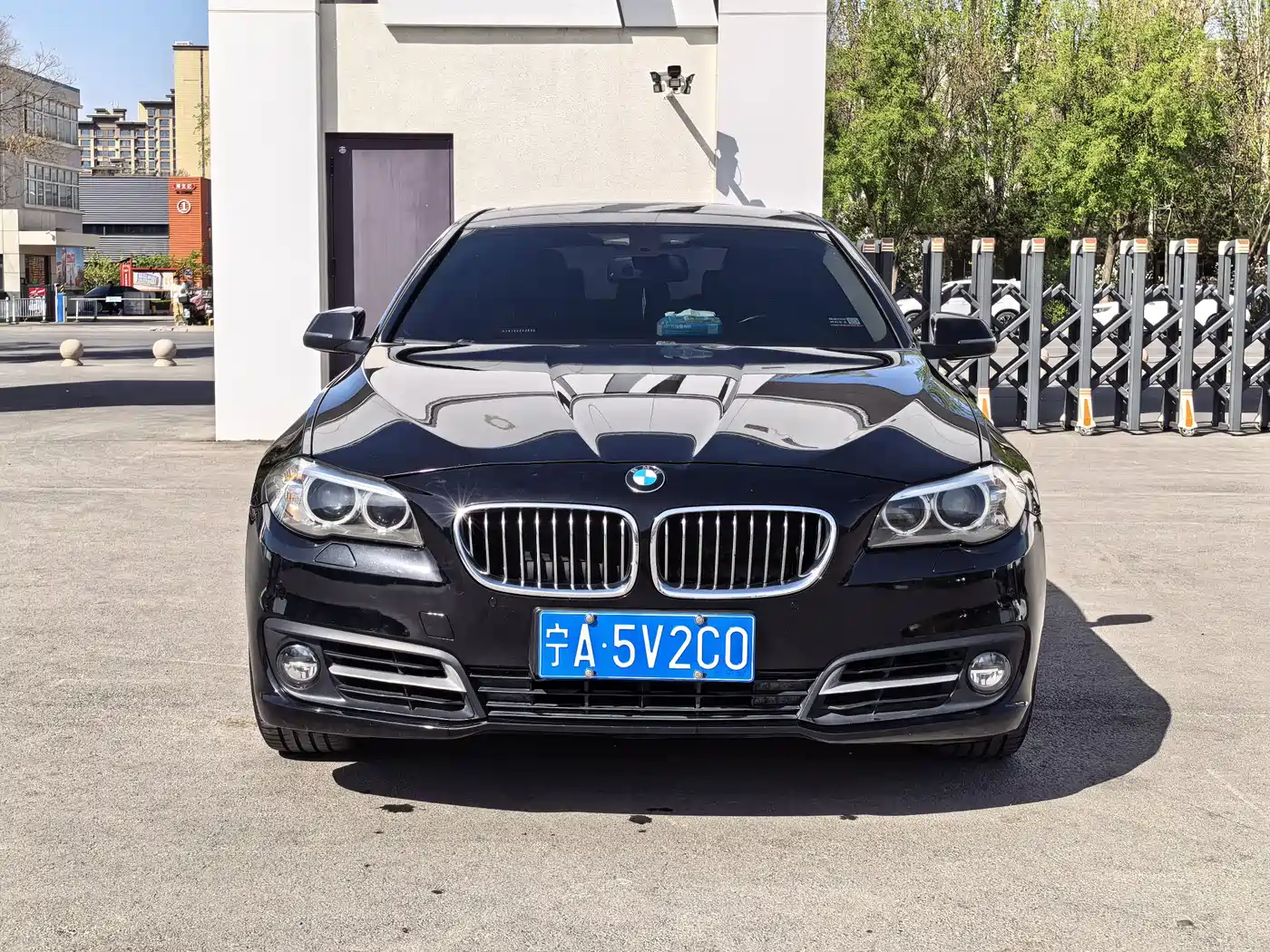 BMW 5 Series 2017 525Li Leading Edition фото 2