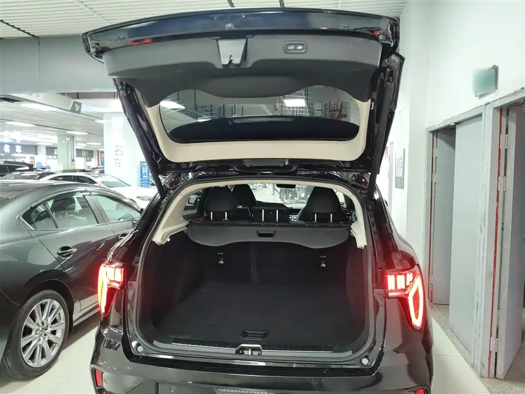 Lynk & Co 01 2021 2.0TD 2WD Pro фото 12