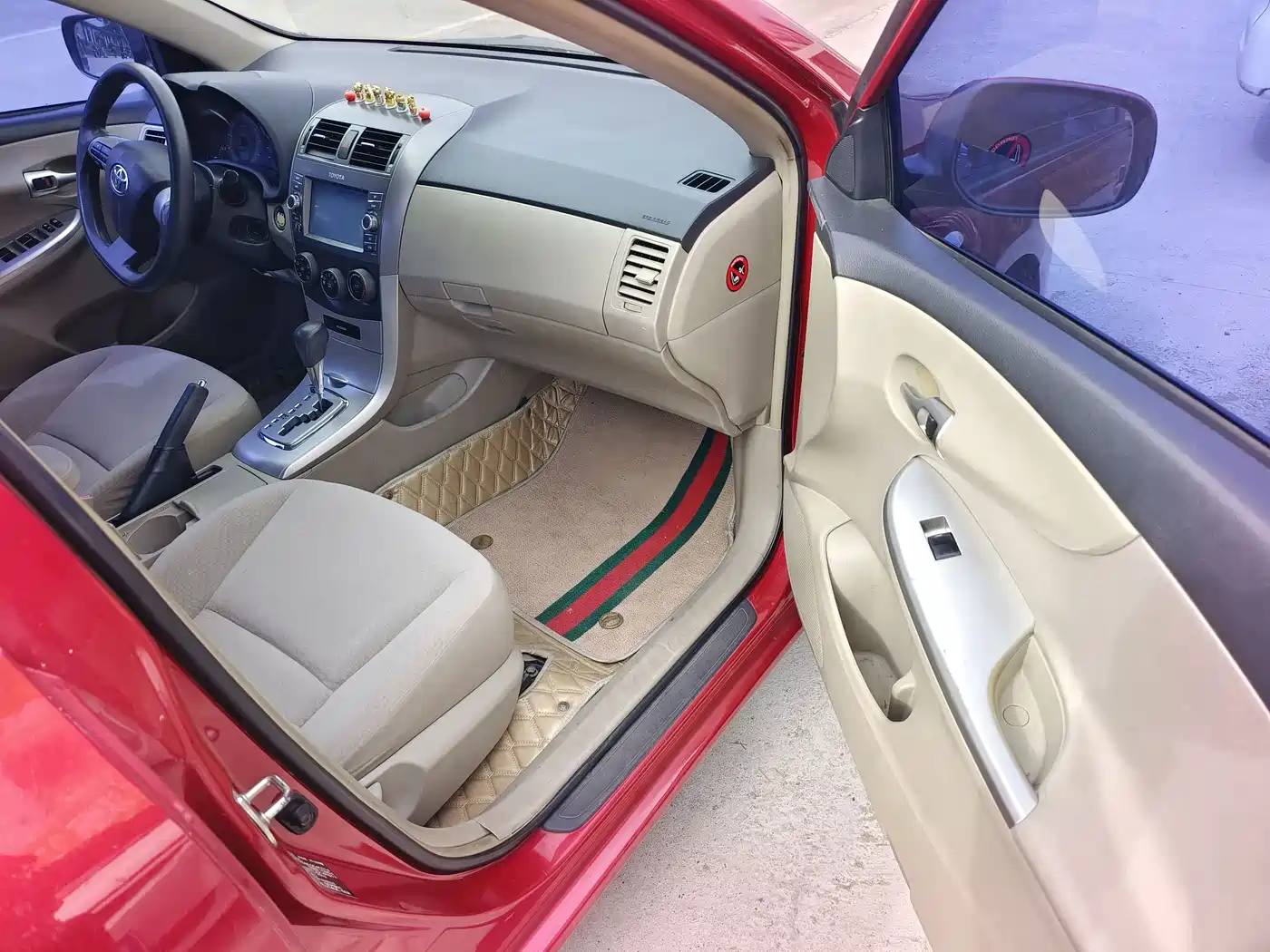 Toyota Corolla 2013 Special Edition 1.6L Automatic Cool GL фото 10