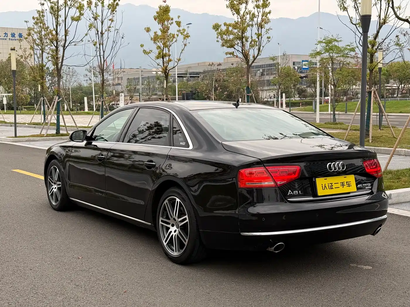 Audi A8 2013 A8L 45 TFSI quattro Luxury фото 5