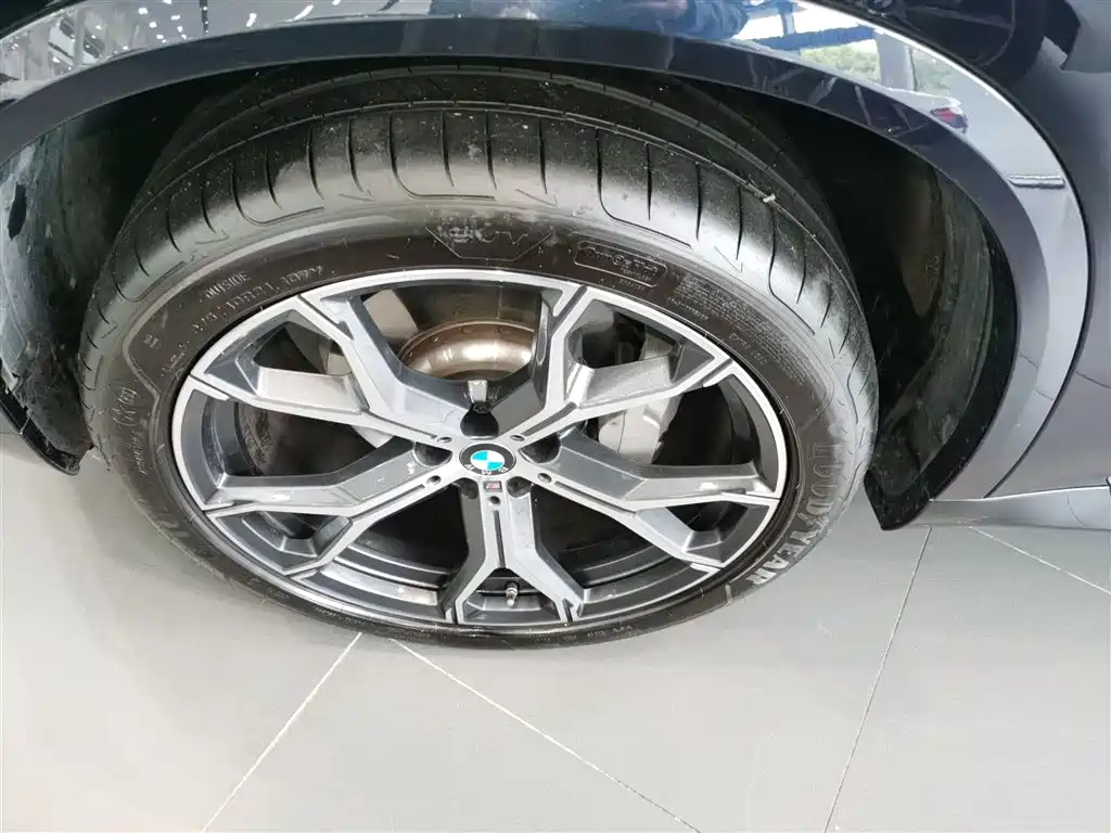 BMW X5 2023 xDrive 30Li Premium M Sport Package фото 25